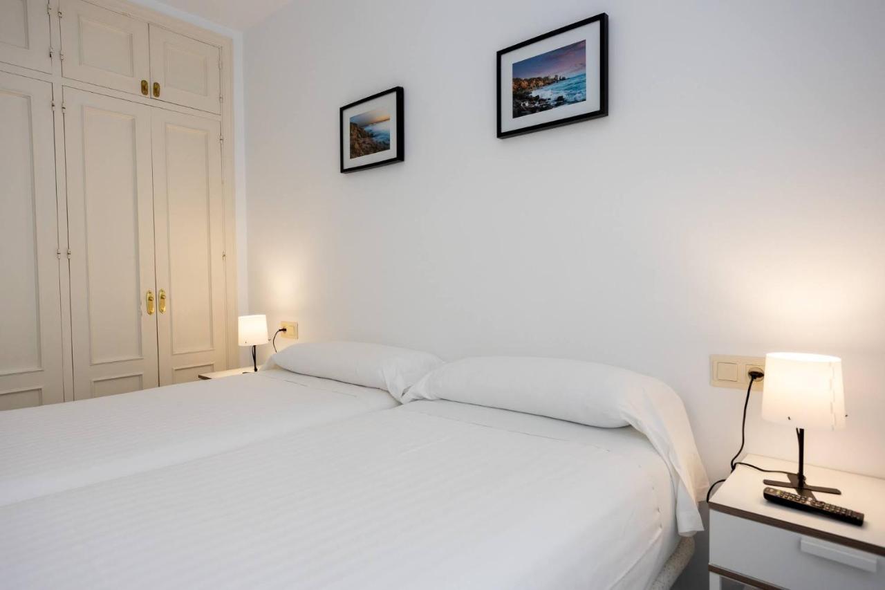 Apartamentos Los Cantaros El Puerto de Santa María Esterno foto