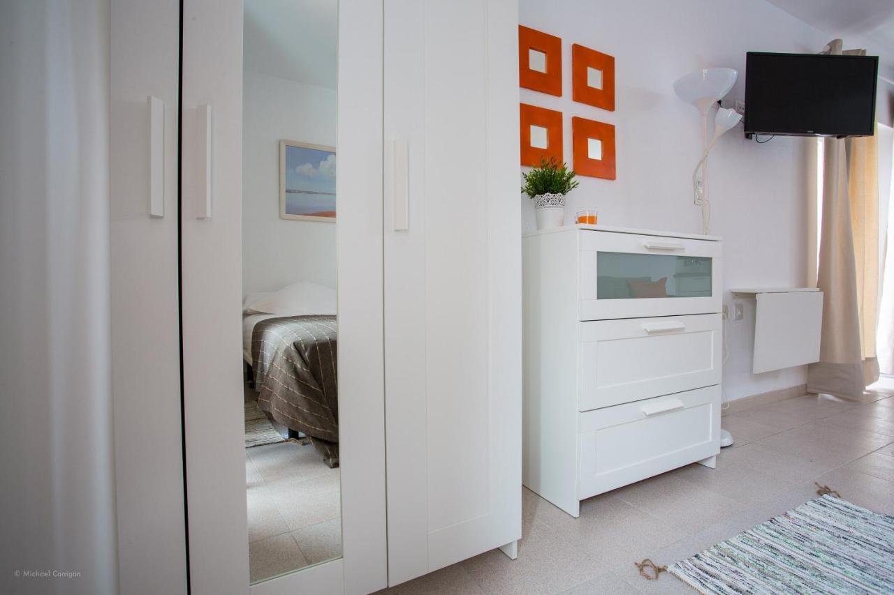 Apartamentos Los Cantaros El Puerto de Santa María Esterno foto